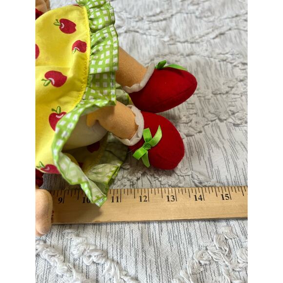 Strawberry Shortcake Talking Apple Dumplin Talking Doll - Picture 4 of 12
